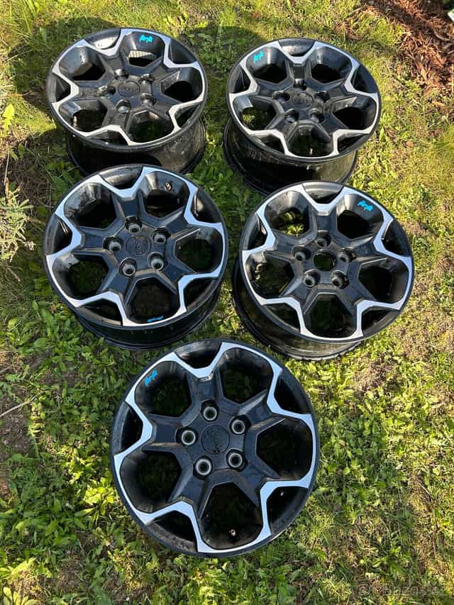 Nové disky alukola kola Jeep Wrangler JL JK Gladiátor r17