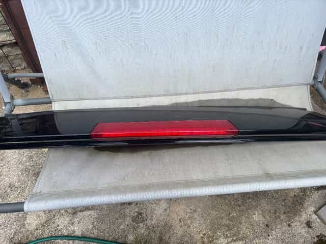 Kridlo chevrolet tahoe nebo escalade