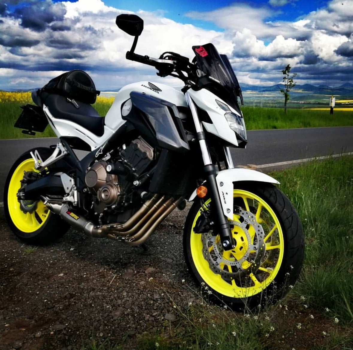 Prodám výfuk Akrapovič na honda cb650 2014/2022