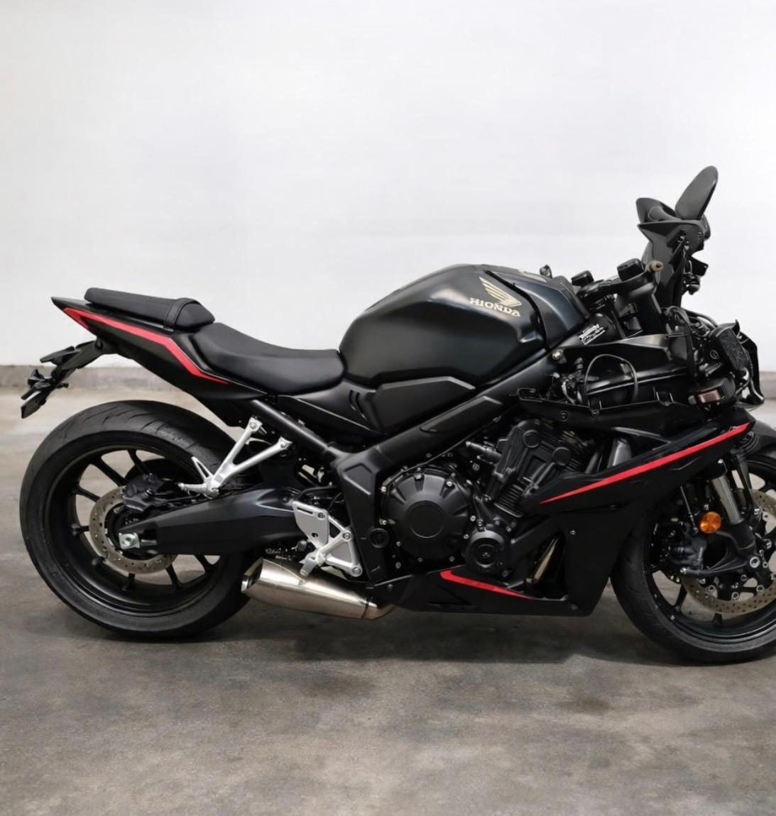 Rozpredám Honda CBR 650R E-Clutch