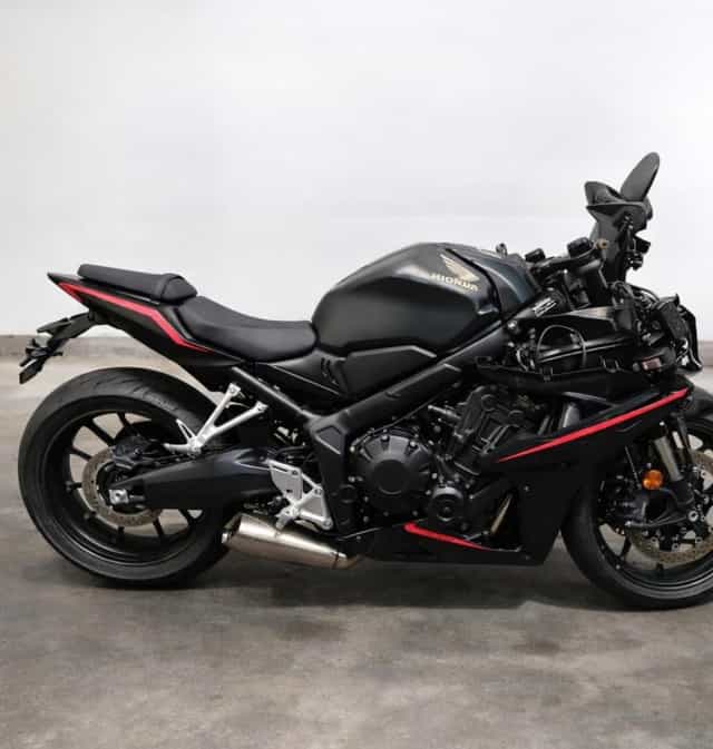 Rozpredám Honda CBR 650R E-Clutch