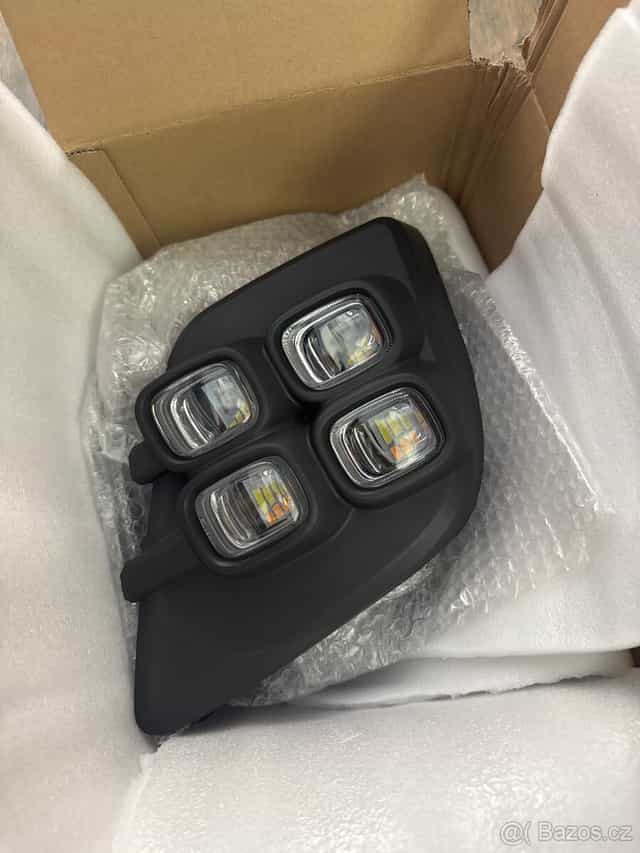 Přídavná světla místo mlhovek - TOYOTA HILUX REVO