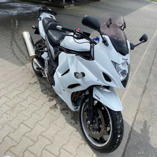 2012 Suzuki GSX 1250 FA nové gumy, olej