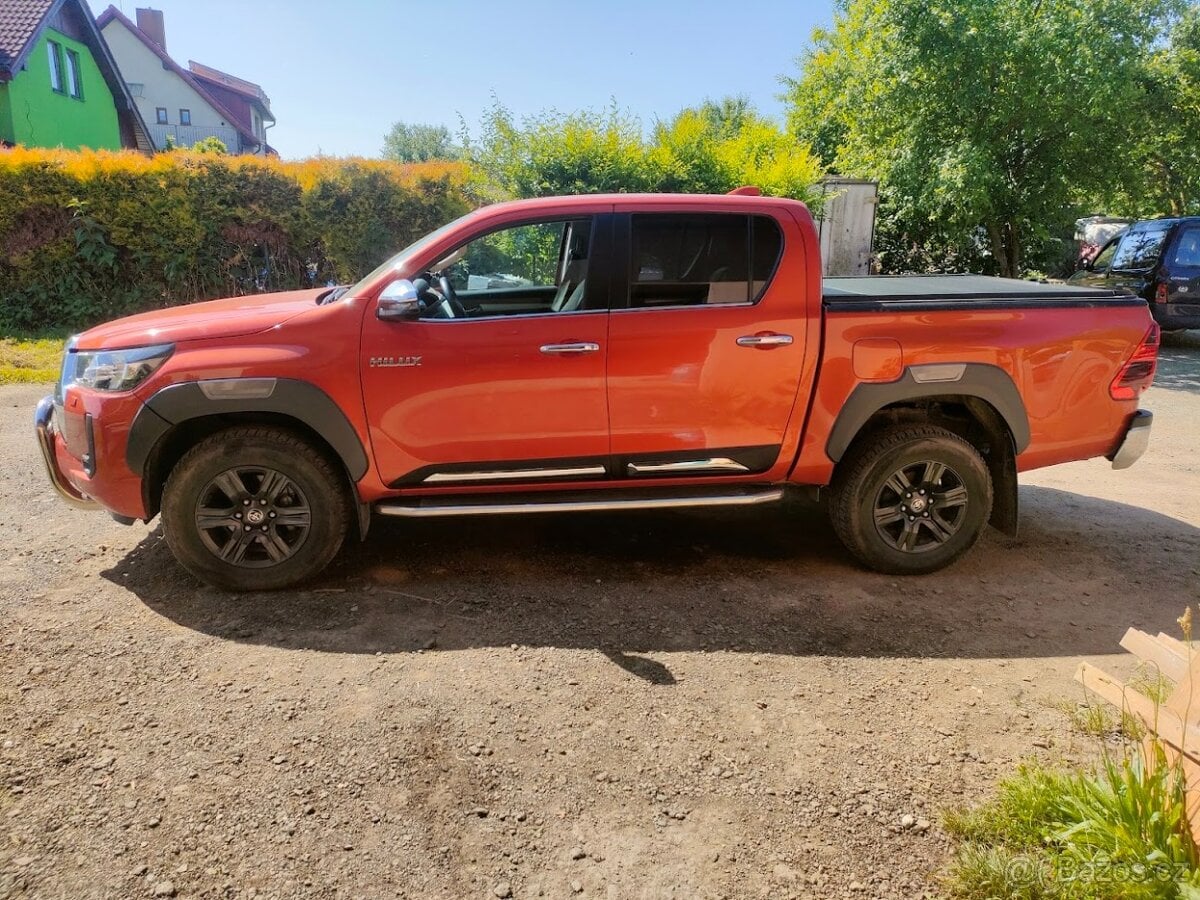 Toyota Hilux REVO plasty na dveře