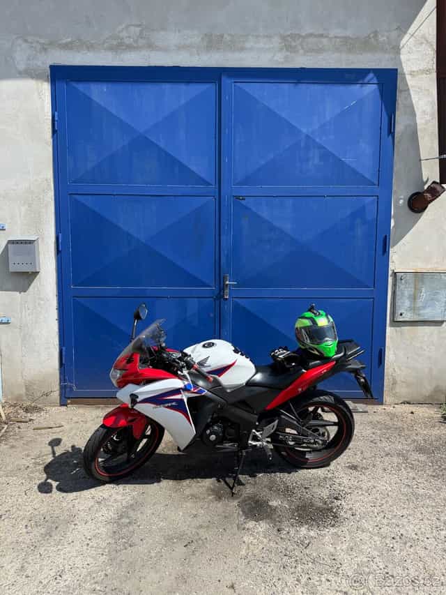 Honda CBR 125R 2011