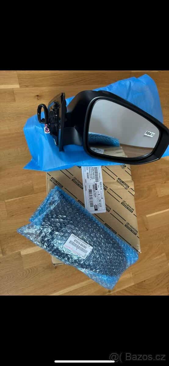 PRODÁM NOVÉ ORIGINÁL PP ZRCÁTKO TOYOTA HILUX 2022