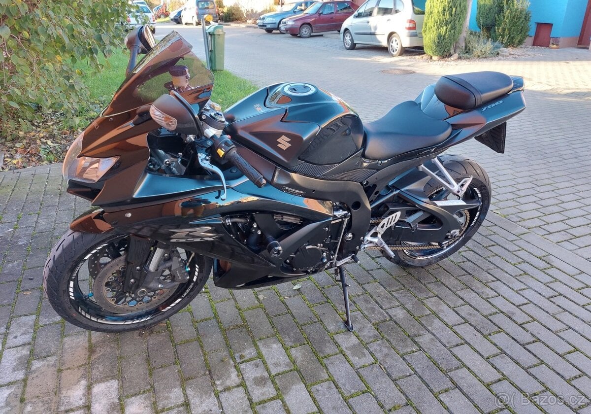 Suzuki Gsxr 750 k8