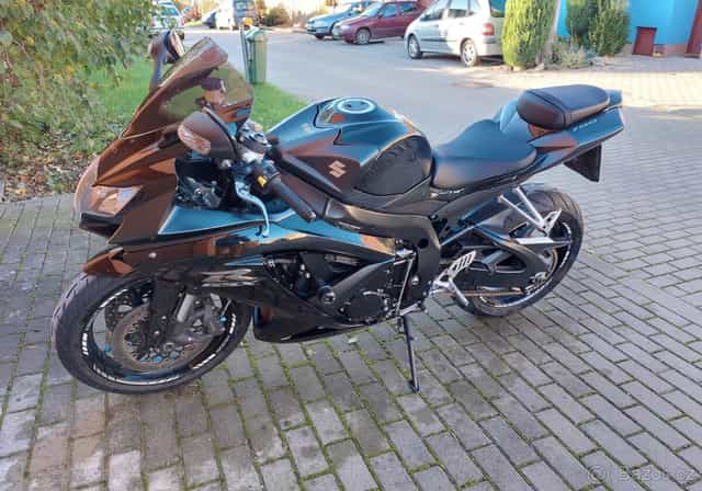 Suzuki Gsxr 750 k8