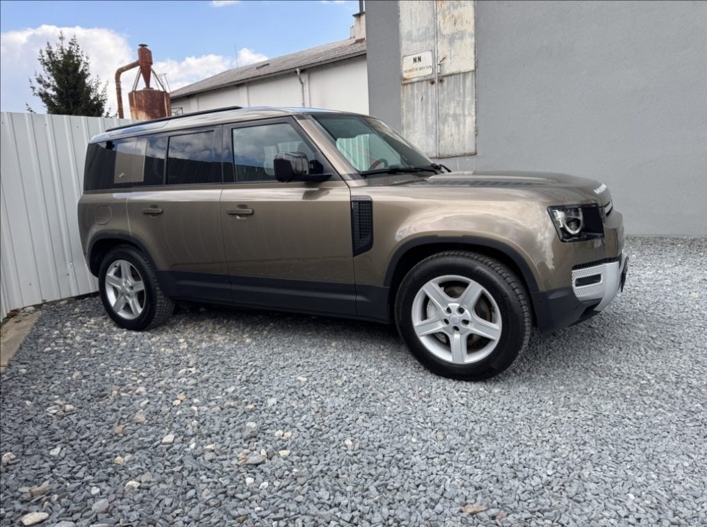 Nabízíme Land Rover Defender 3,0 110 D300 DPH 1.maj původČR