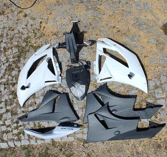 Kawasaki ZX-6R Ninja 2009-10 náhradní díly dle fota