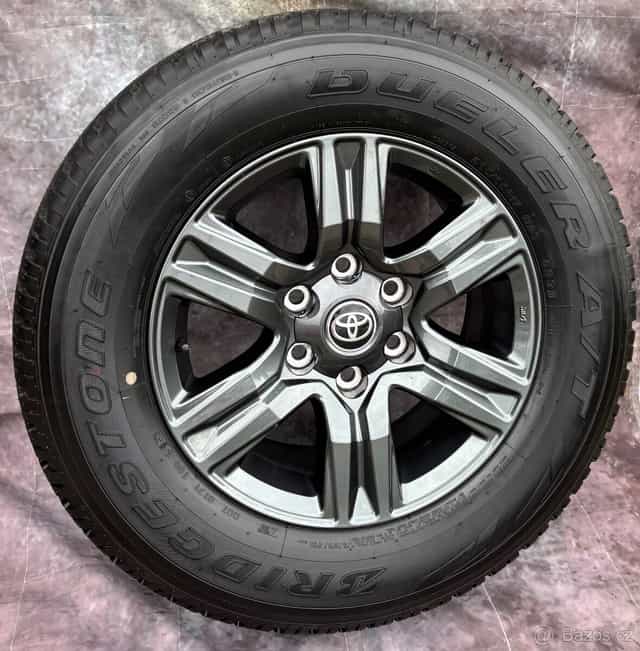 Originál alu kola Toyota Hilux 265/65R17 112S 99% VZORKU