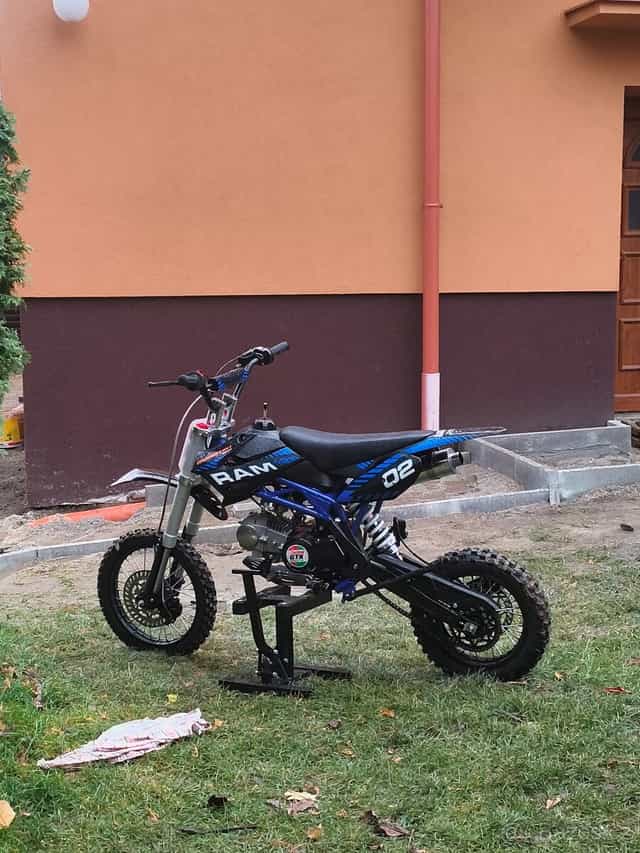 Pitbike 125ccm,4- takt, po výměně pístní sady ,super stav