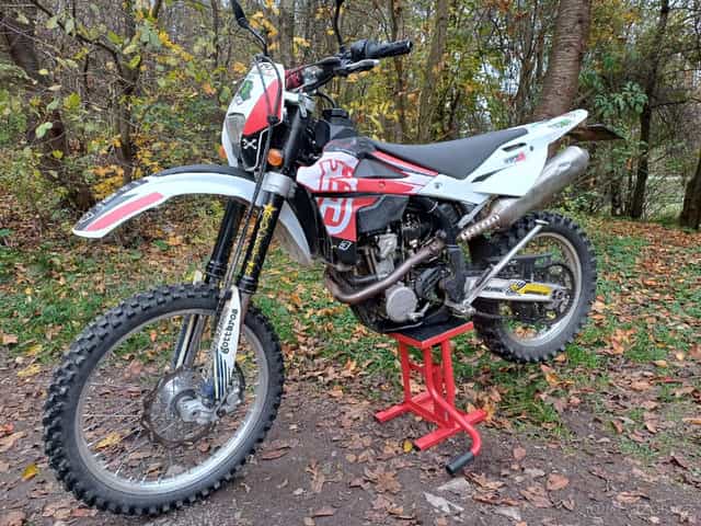 Prodám náhradní díly na Husqvarna TE310