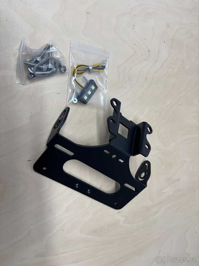 Yamaha FZ-07 / MT-07 držák RZ