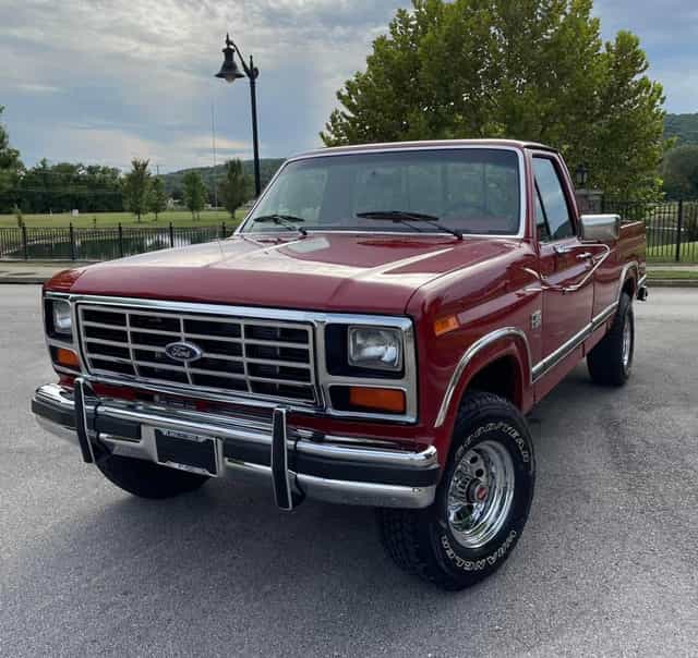 Čelní sklo / Přední okno Ford F-150 / F-250 / Bronco 80-86