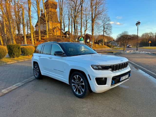 Jeep Grand Cherokee WL 4xe plug ing overland