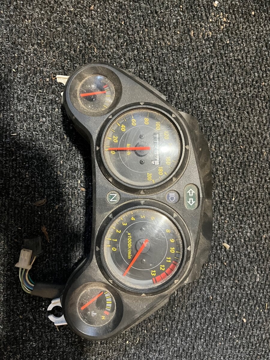 Budíky Honda CBR 125