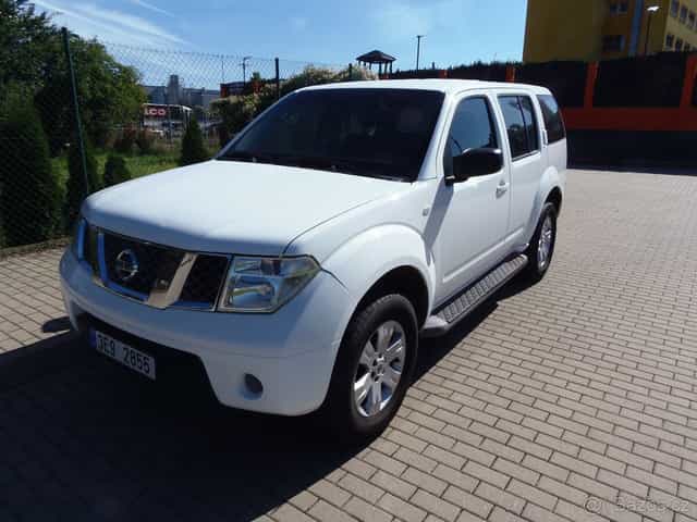 Nissan Pathfinder 2.5 DCi 4x4 manuál tažné 3T