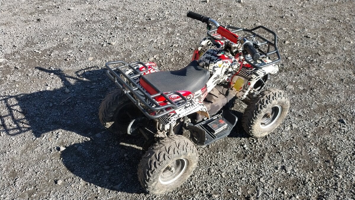 Dětská elektročtyřkolka