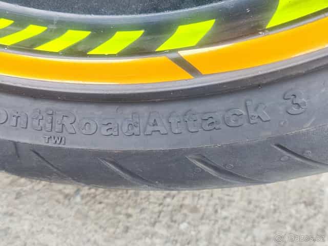 Přední kolo 120/70 R17