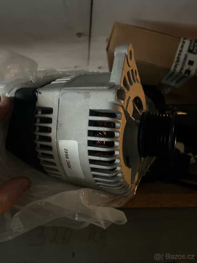 Land rover defender alternator