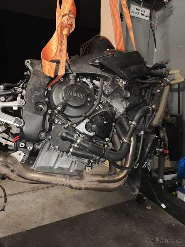 Yamaha R6 RJ09 (2005) – rám + motor, TP