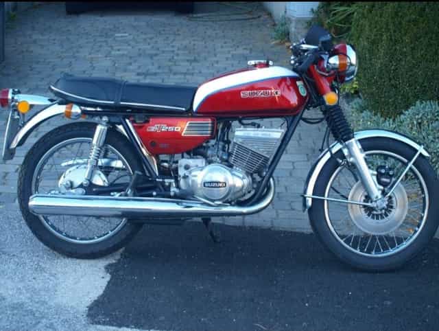 Suzuki GT 250 Ram Air System 1973