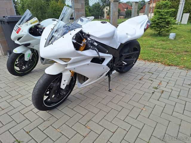 Yamaha yzf R1 RN19 okruhovka připraveno na sezonu