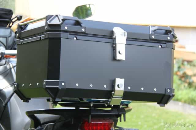 velký ALU kufr na dvě přilby nový nepoužitý 65L