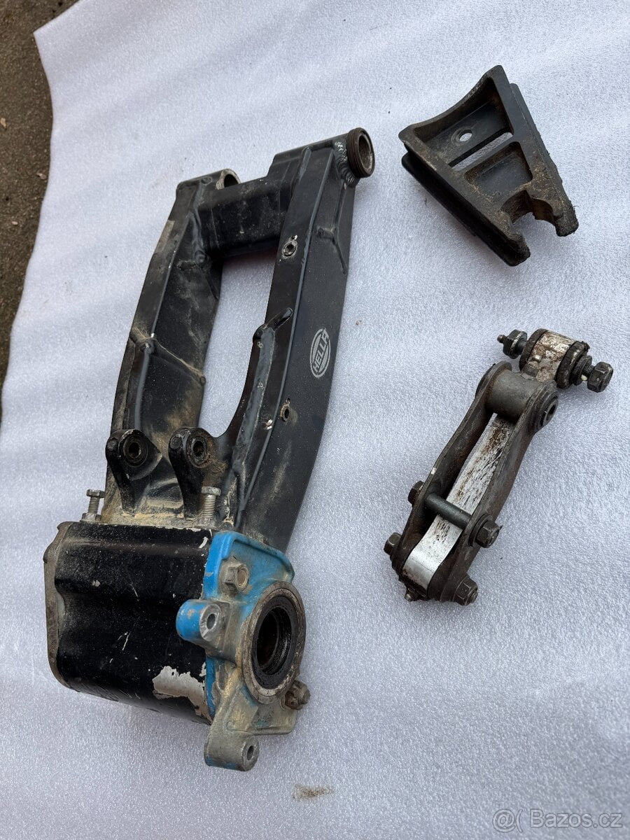 Kyvka s držákem zadního tlumiče Yamaha Raptor 660