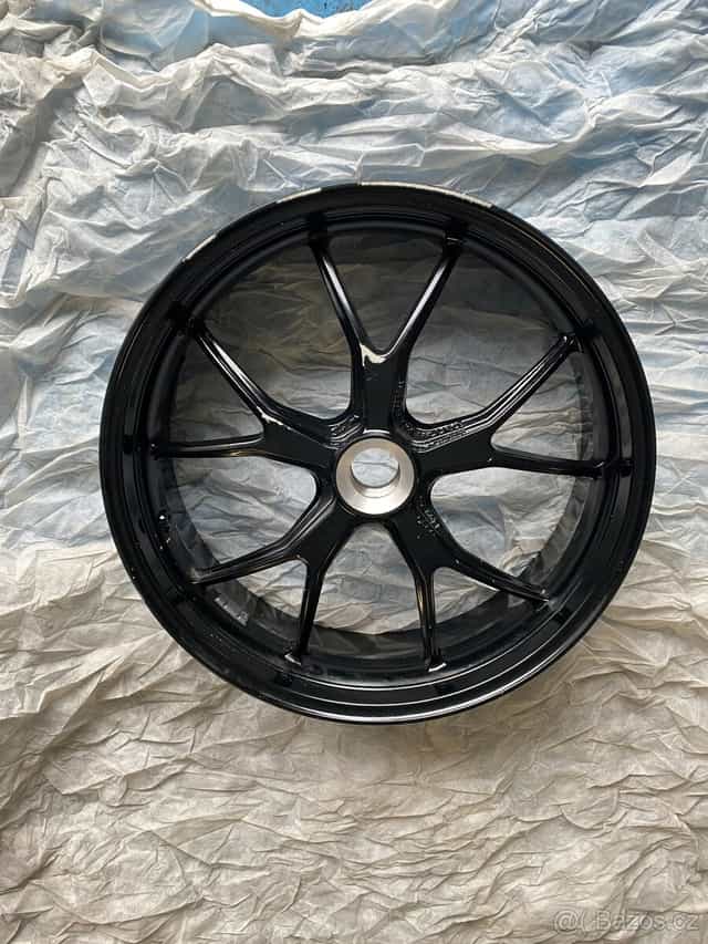 DUCATI streetfighter r.v. 2011 zadni kolo