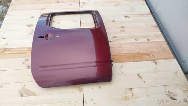 NISSAN NAVARA D40 – DVEŘE PRAVÉ ZADNÍ VÍNOVÉ