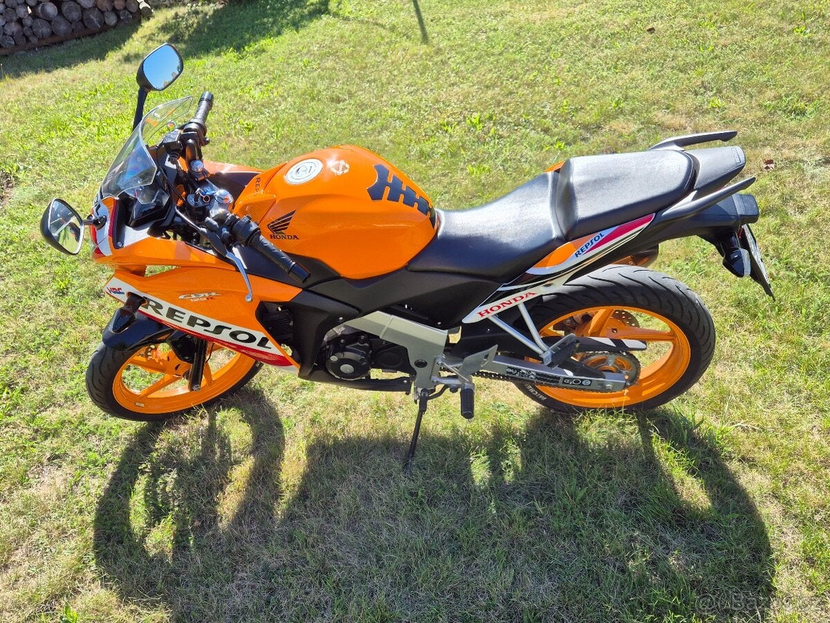 🏍️ Honda CBR125R – 2015, oranžová Repsol