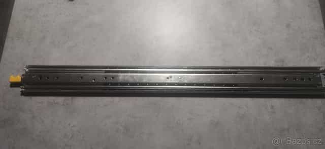 Plnovýsuv kuličkový s aretací , pojezdy pro zásuvky, výsuv