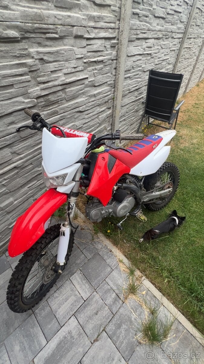 Leramotors Jaguar 125 (motor Stomp YX 140, závodní vačka)