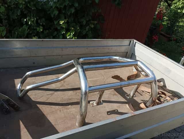 Nerez ochranný rám . Nášlapy