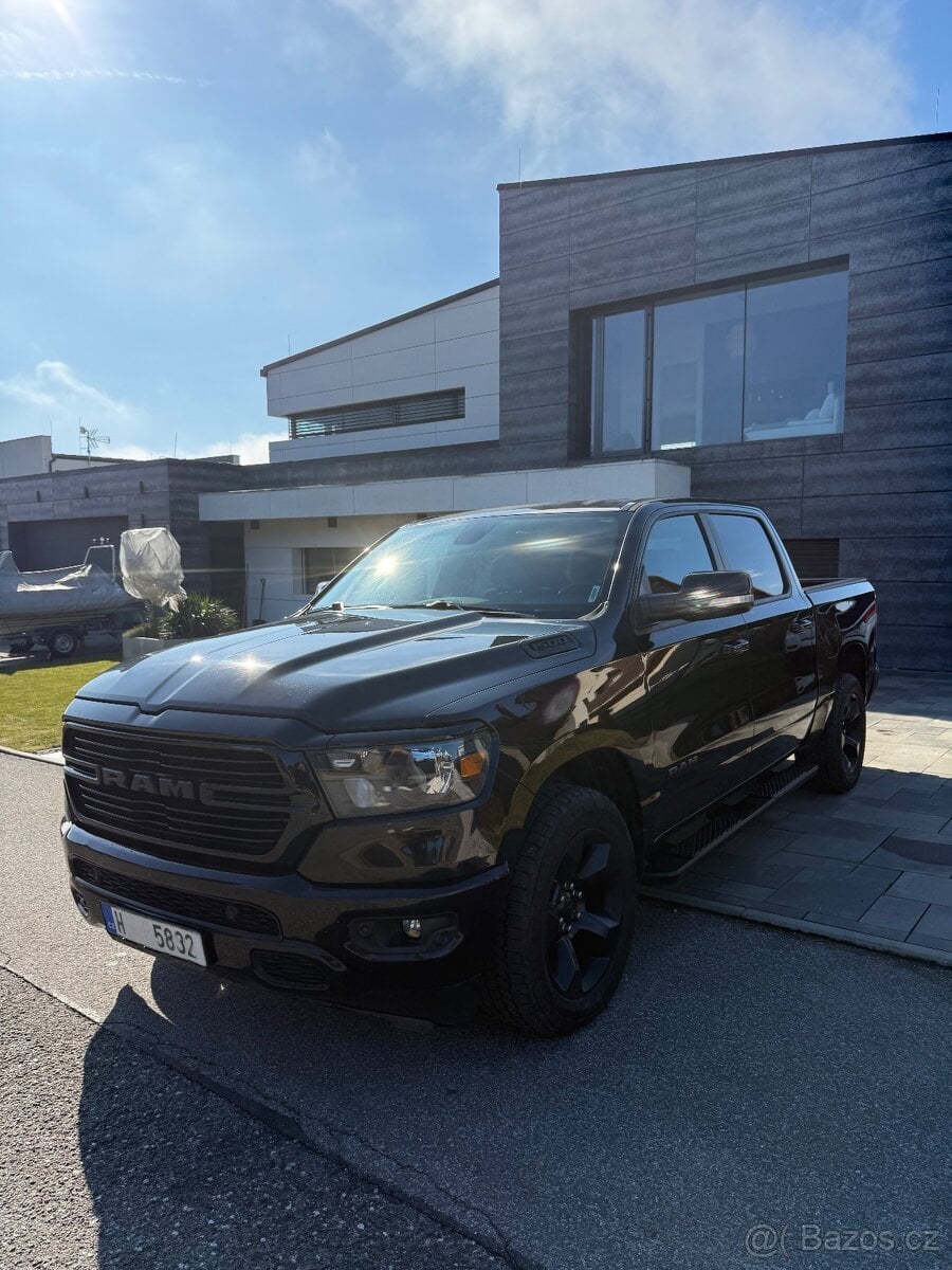Dodge Ram 5.7 HEMI 2019 Nehavarovaný