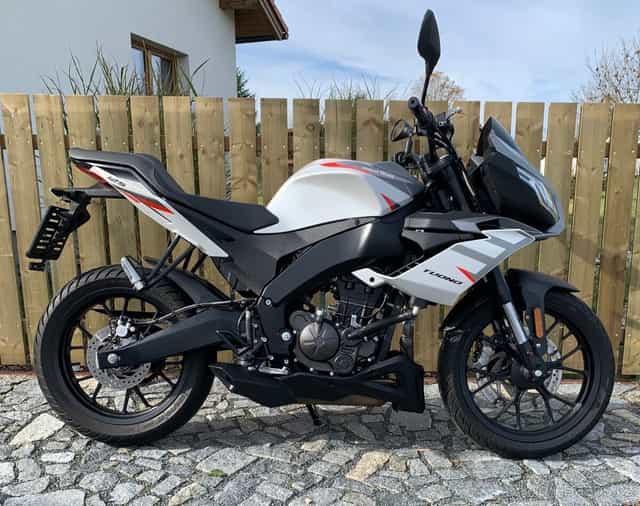 Aprilia tuono 125