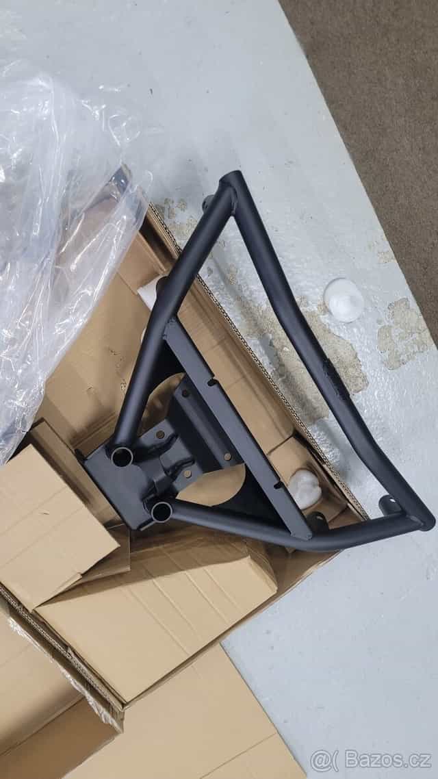 Naraznik can-am x3 zadni naraznik