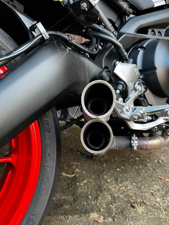 Yamaha mt 09 Výfuk IXIL Hyperlow