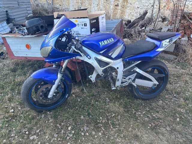 Rozprodam Yamaha R6 01-02 na nahradni dily
