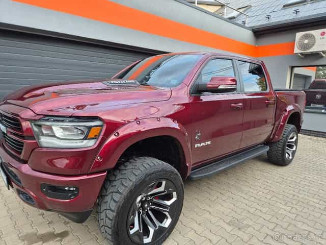 DODGE RAM 5,7 HEMI BLACK WIDOW 39 000km odpočet DPH