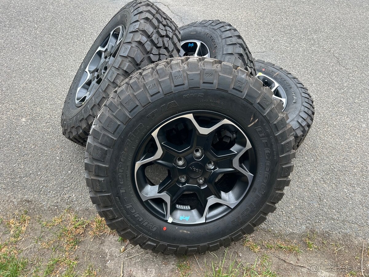Kola Jeep Wrangler BF Goodrich 255 75 17 MT
