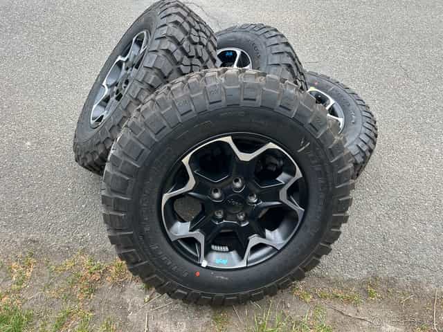 Kola Jeep Wrangler BF Goodrich 255 75 17 MT