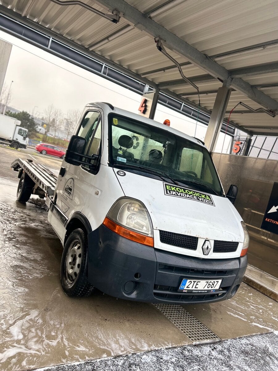 Renault Master 2.5 dCi – odtahovka / pracovní auto