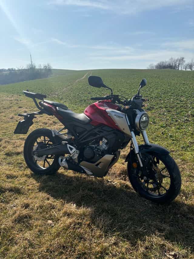 Honda cb 125 r