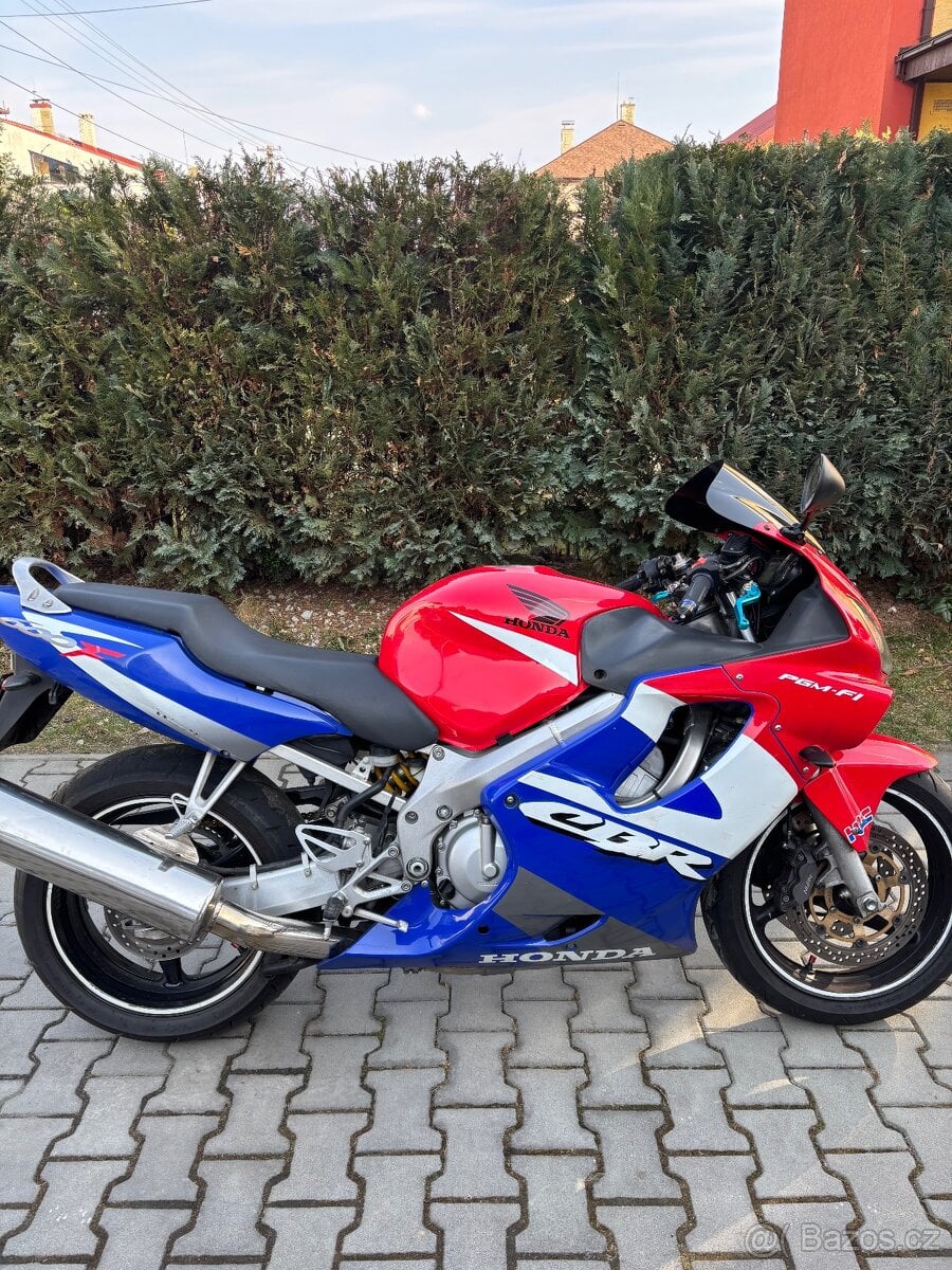 HONDA CBR 600F