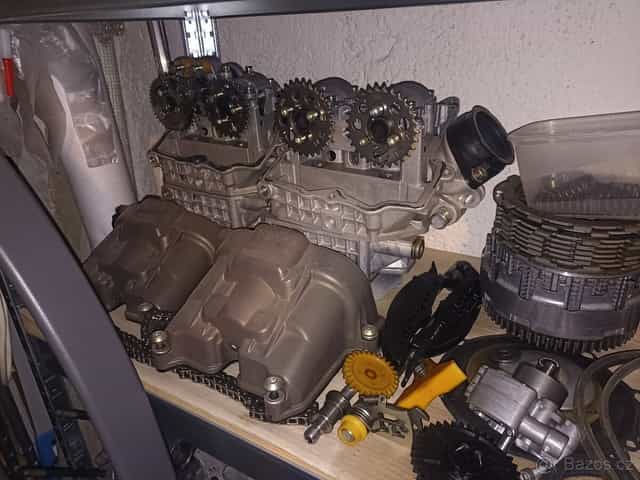 Predám motor Apríla Tuono,Rsv 1000RR