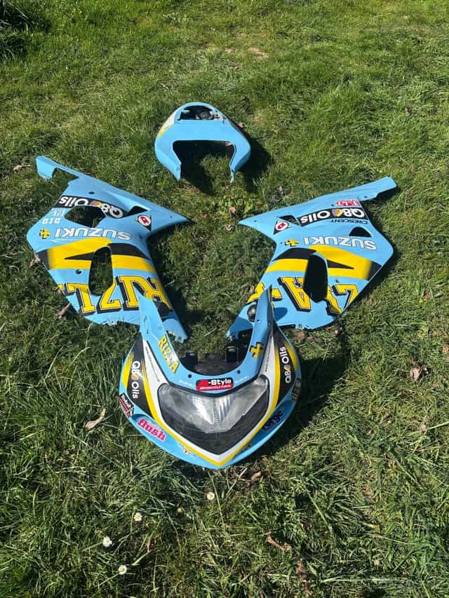 Kapoty a svetla na Suzuki Gsxr 600 750 00-03