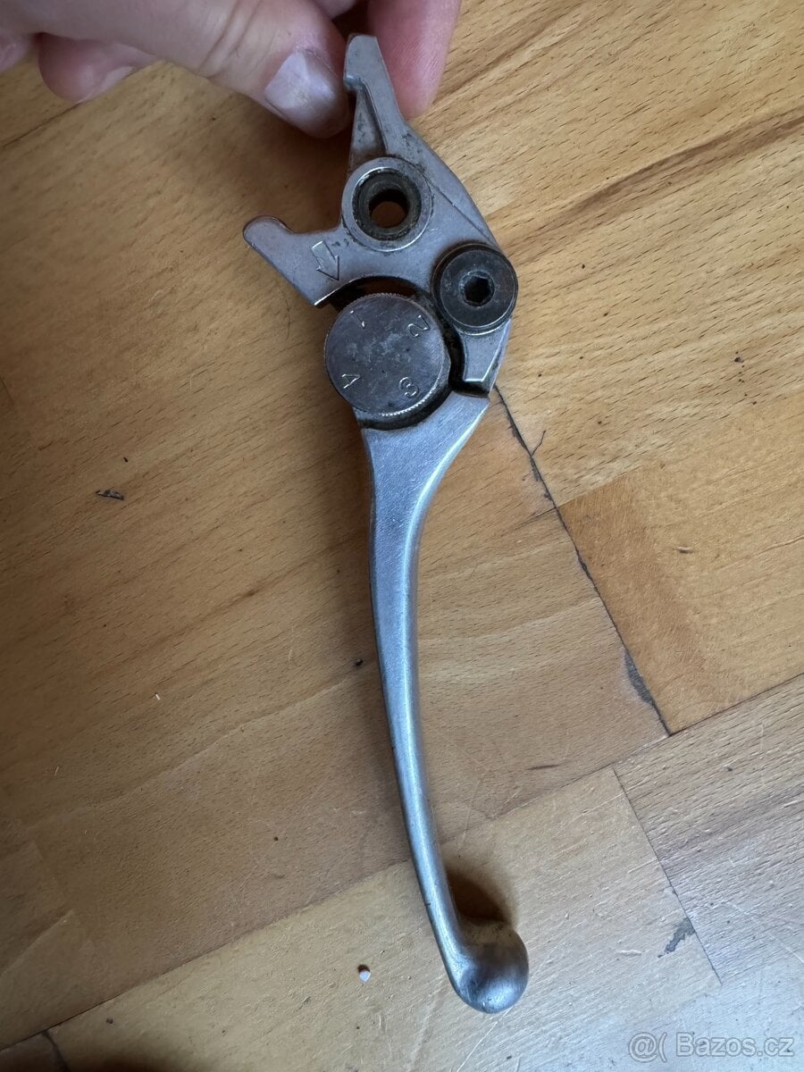 Yamaha FZS 600 Fazer brzdová páčka